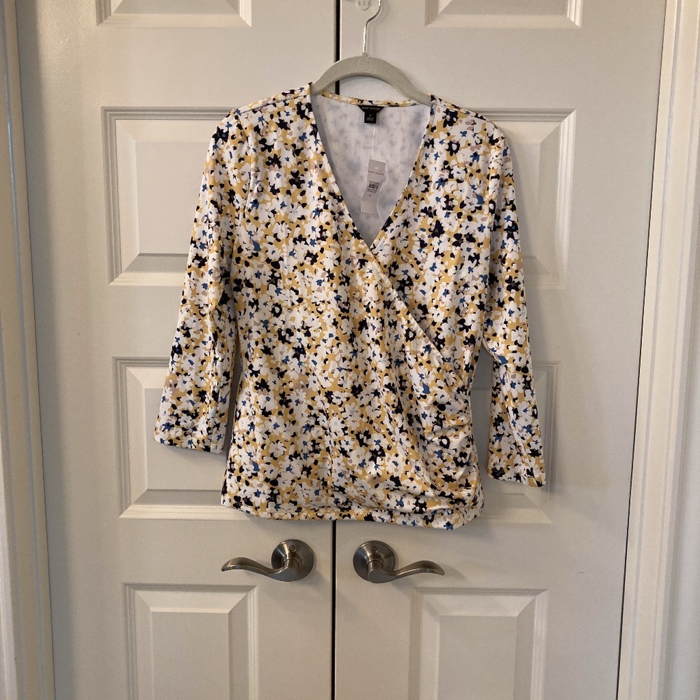 ANN TAYLOR Stretch Wrap Top  Size MED